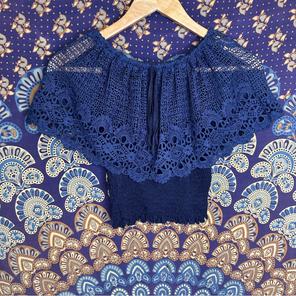 🦋5/20$🦋 lace off the shoulder crop top